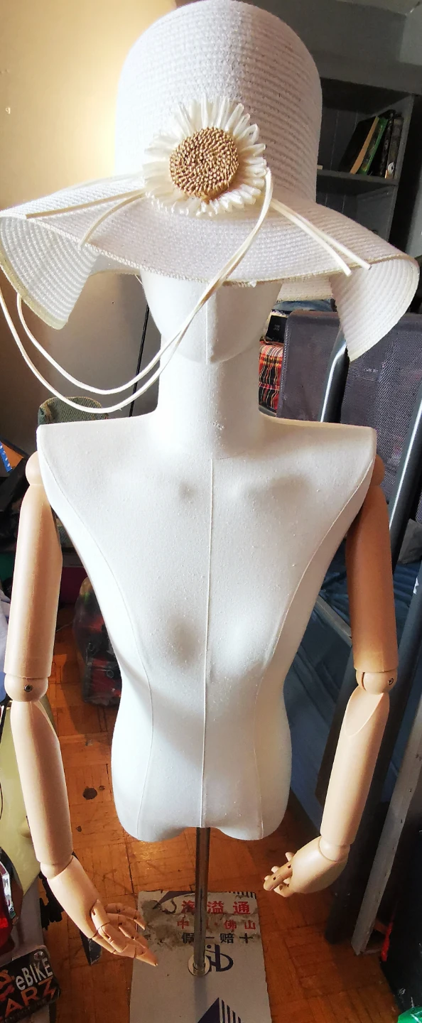 Ladies fabric menequin