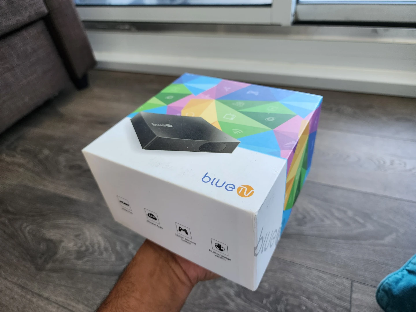 blueTV Android Streaming Box with Remote – Chinese UI Only