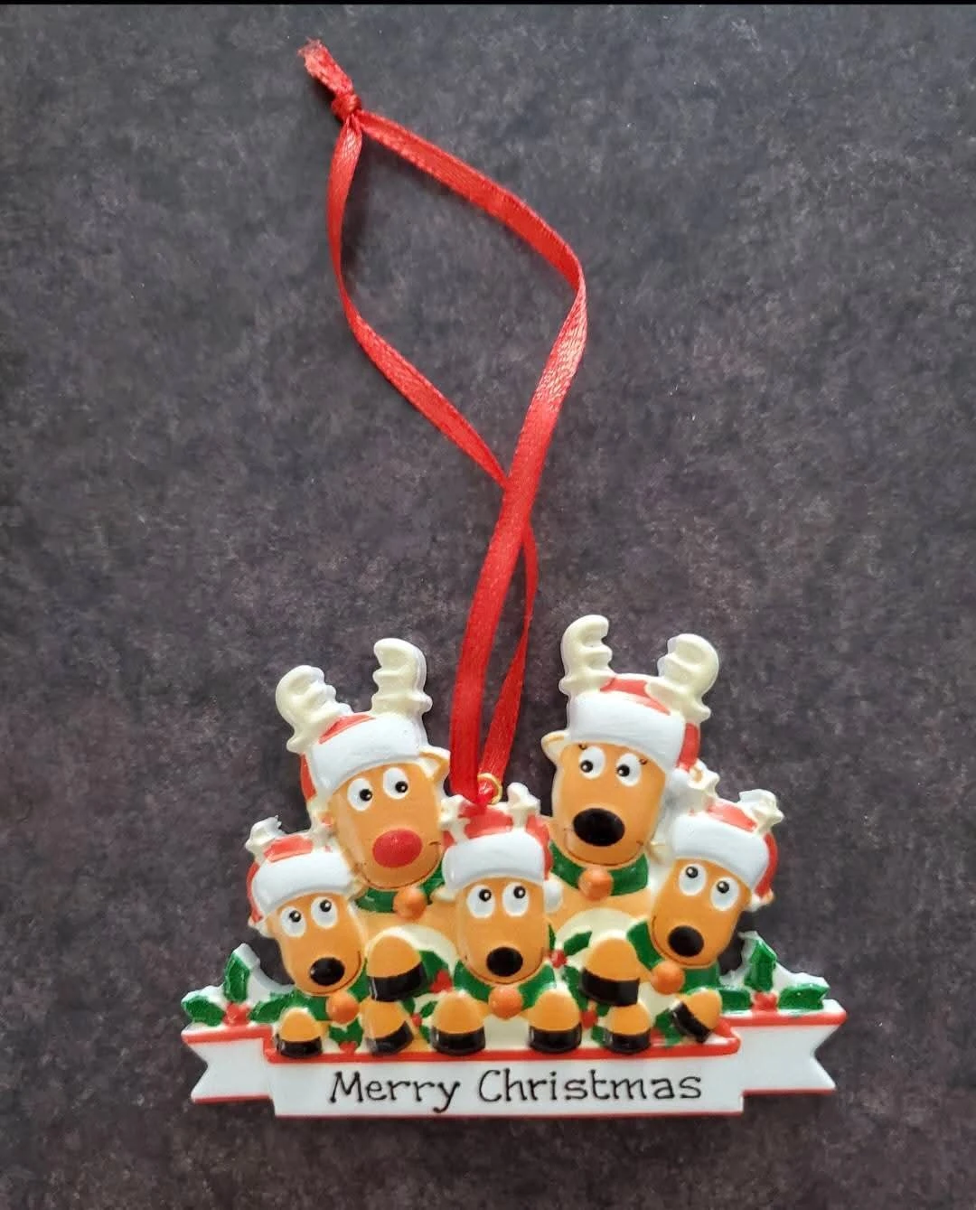 New Reindeer ornament with 5 hats family names can be added to!