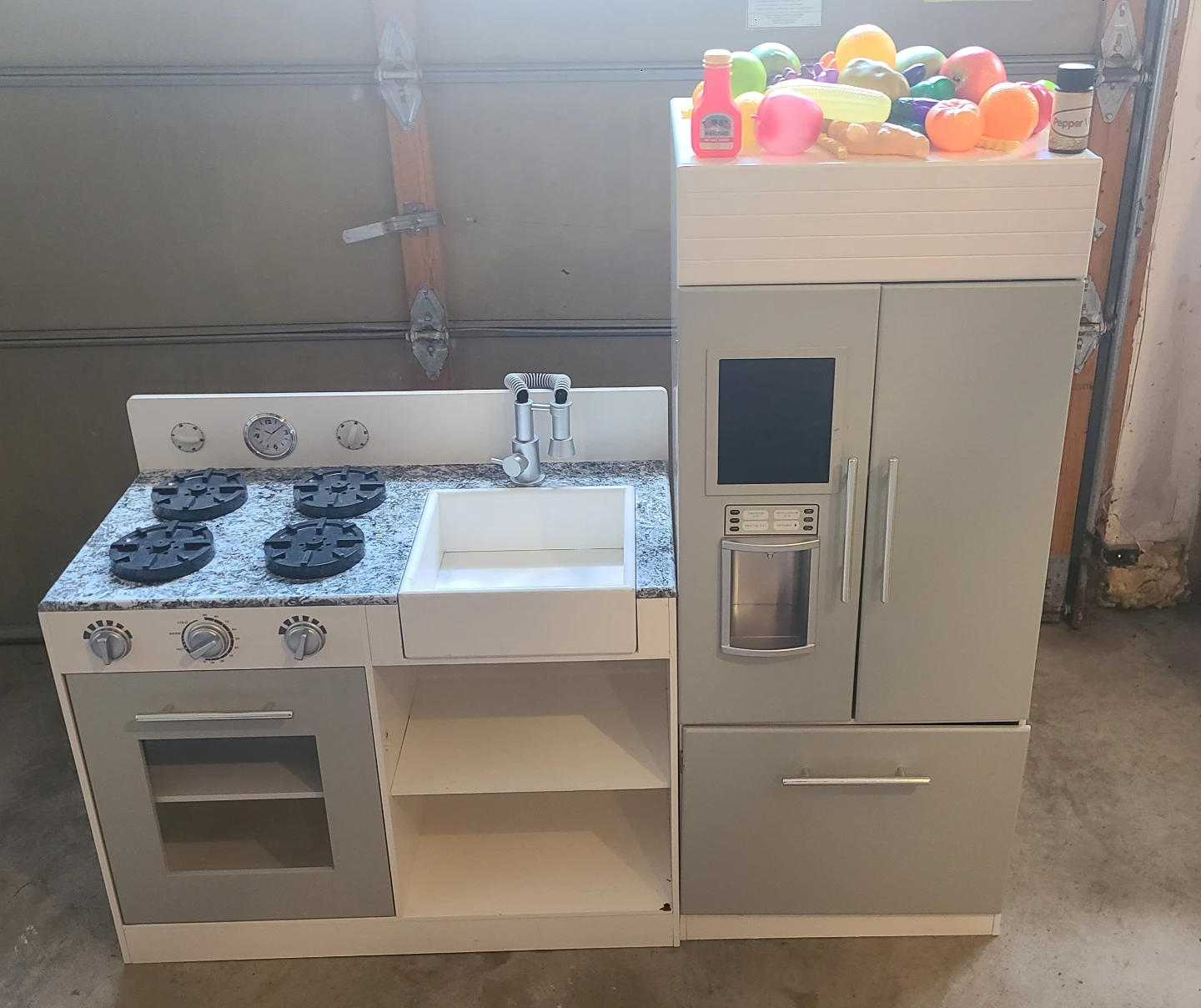 Wooden Kids Play Kitchen with Accessories