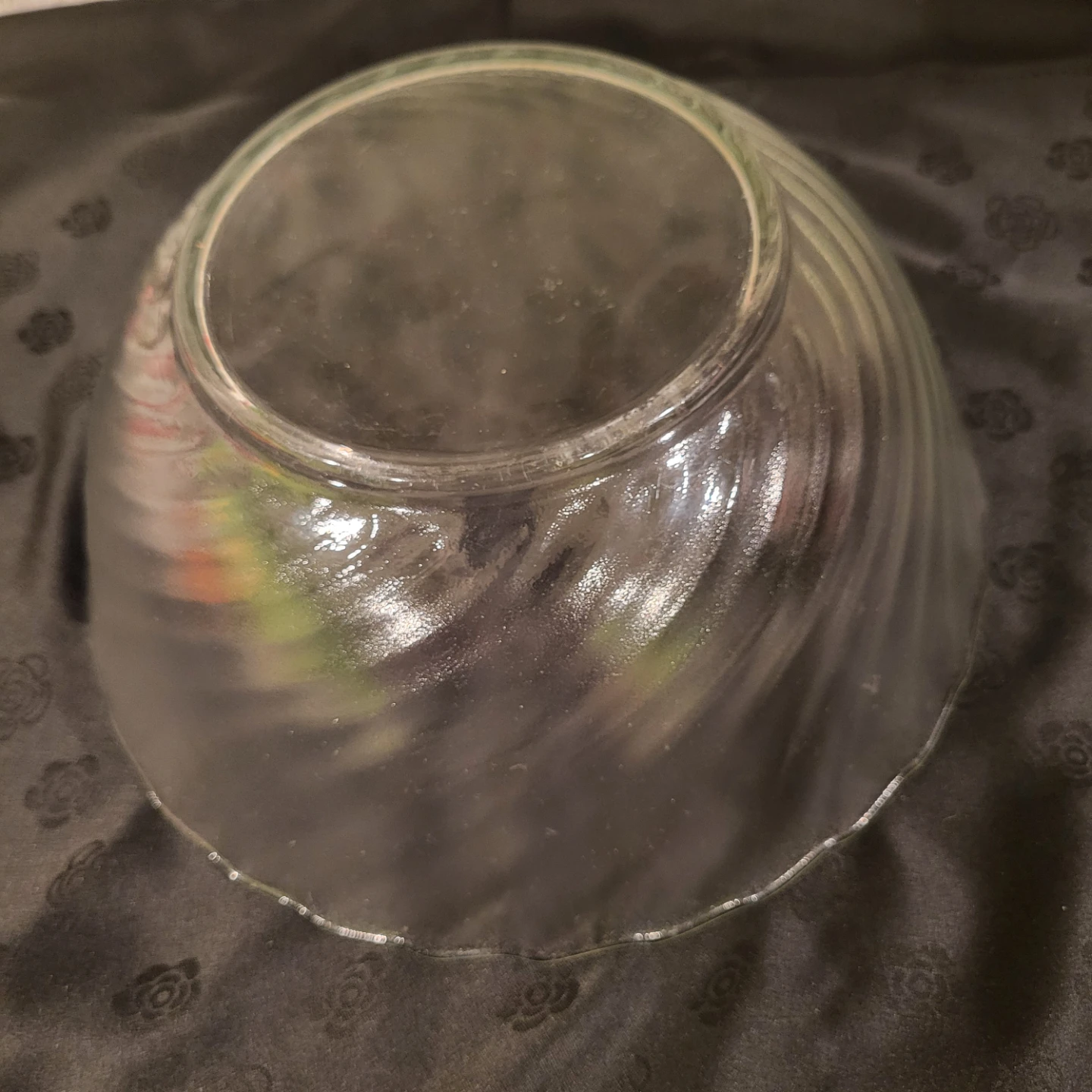 Clear Glass Swirl Bowl - photo 2