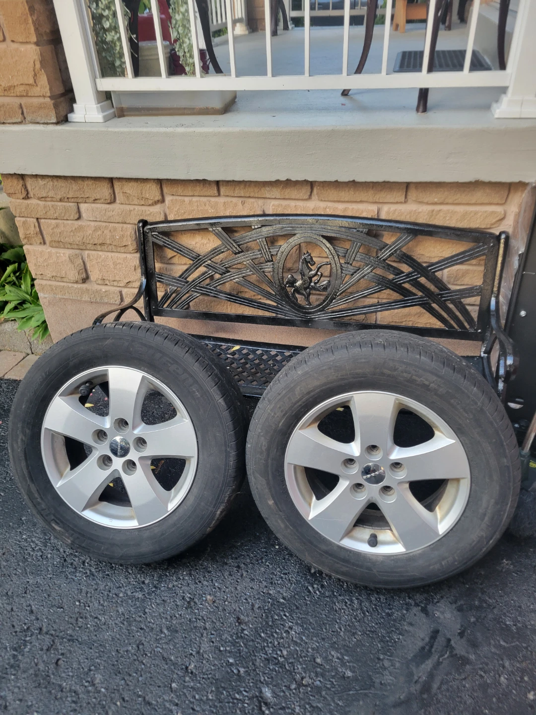 2016 DODGE GRAND CARAVAN ALLOY RIMS and tires AS