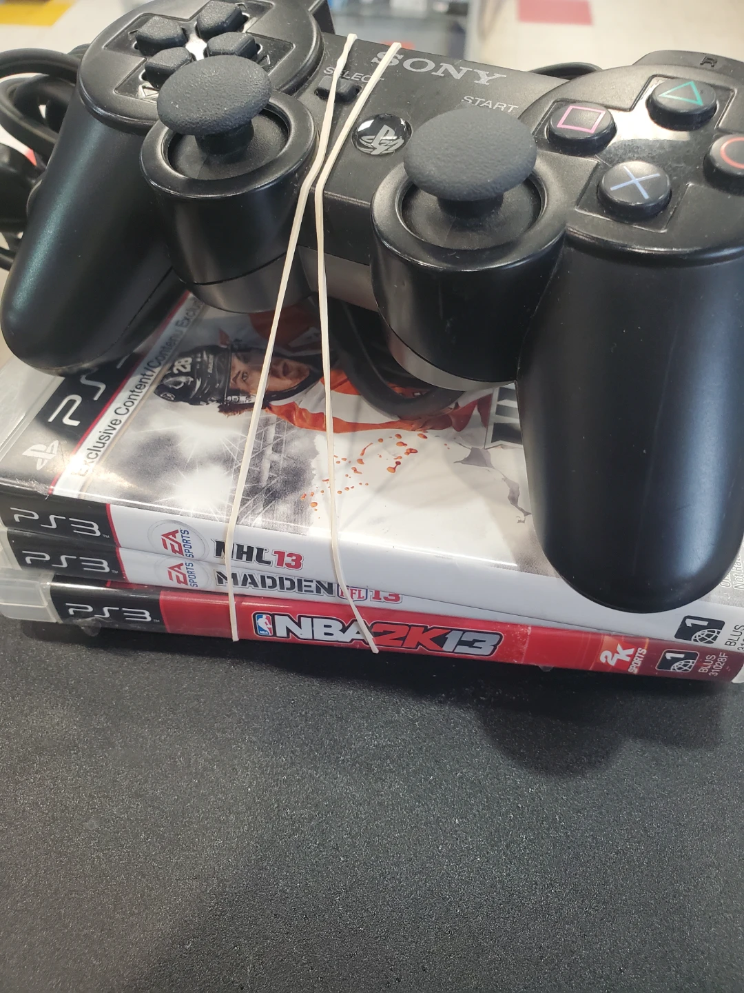 PlayStation 3 Console Bundle with Games and Controller - photo 2