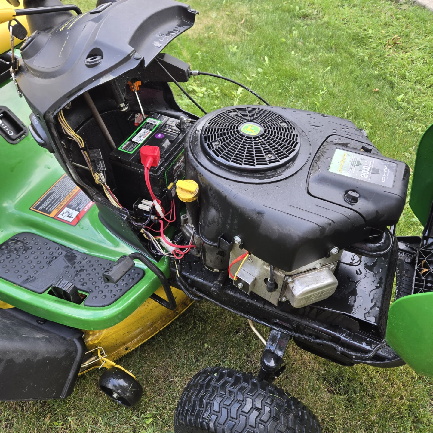 John Deere D125 Riding Lawn Mower - photo 4