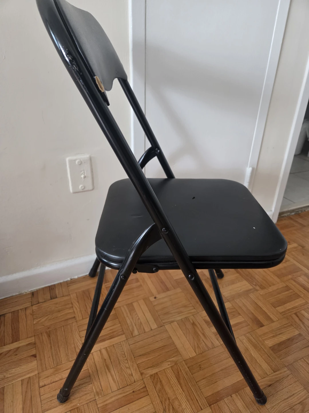 Used desk with a chair - photo 3