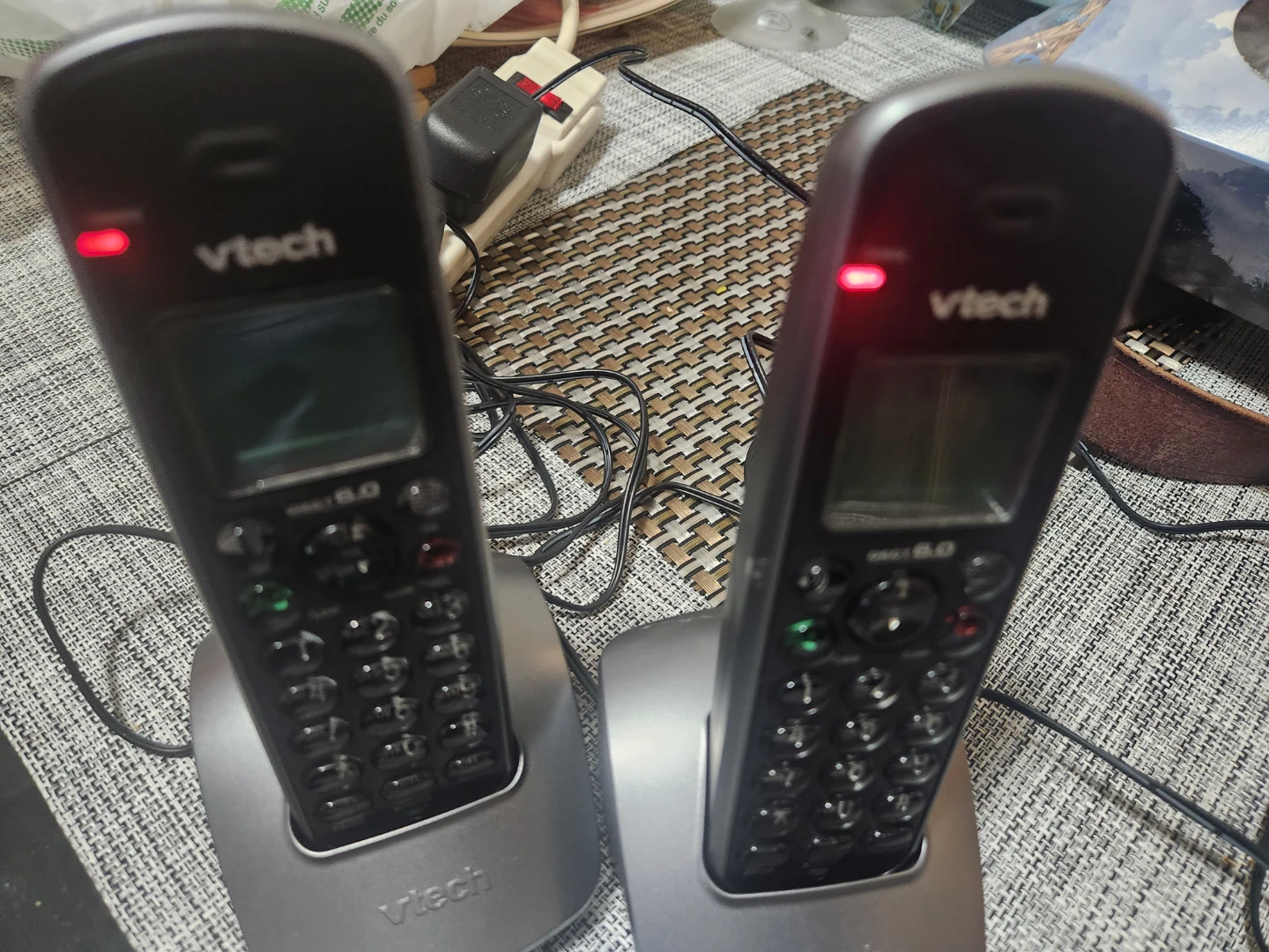 VTech Cordless Phone Set. Needs new batteries.  As is - photo 2