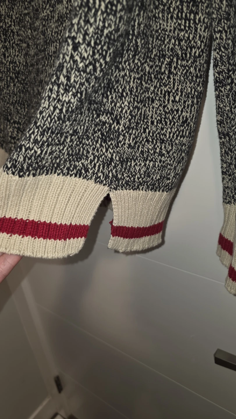 Roots Cabin Marled Knit V-Neck Sweater – Size S - photo 3