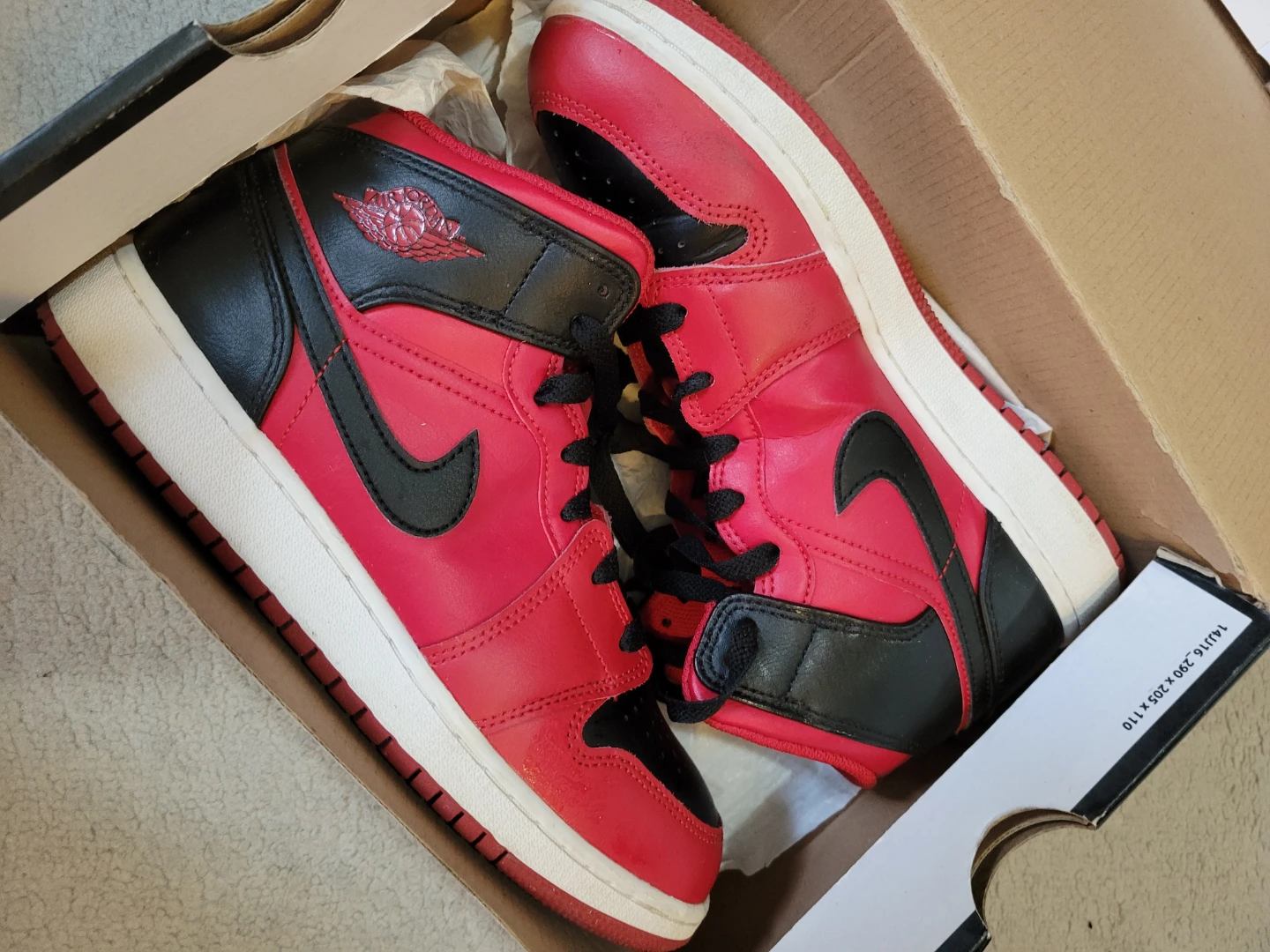 Jordan 1 mid reverse bred (kids/youth). Size 6Y, like new. - photo 3