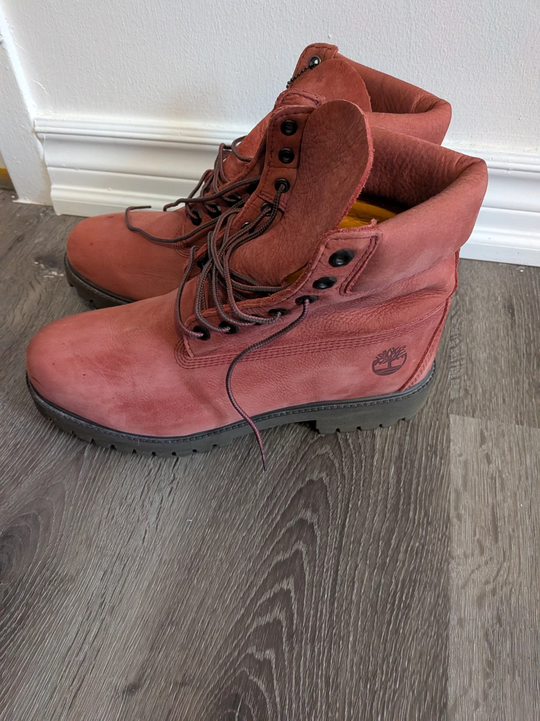 Timberland Boots - Red Suede