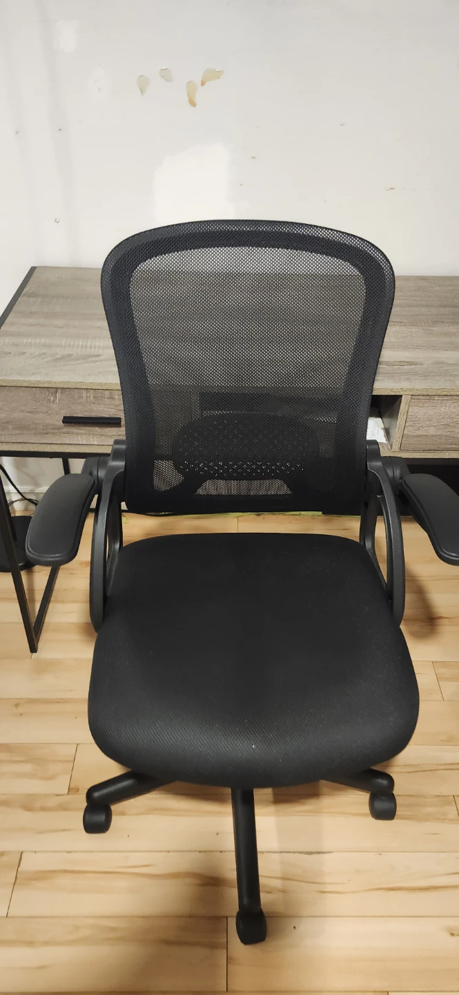 Table, chair and lamp - photo 2