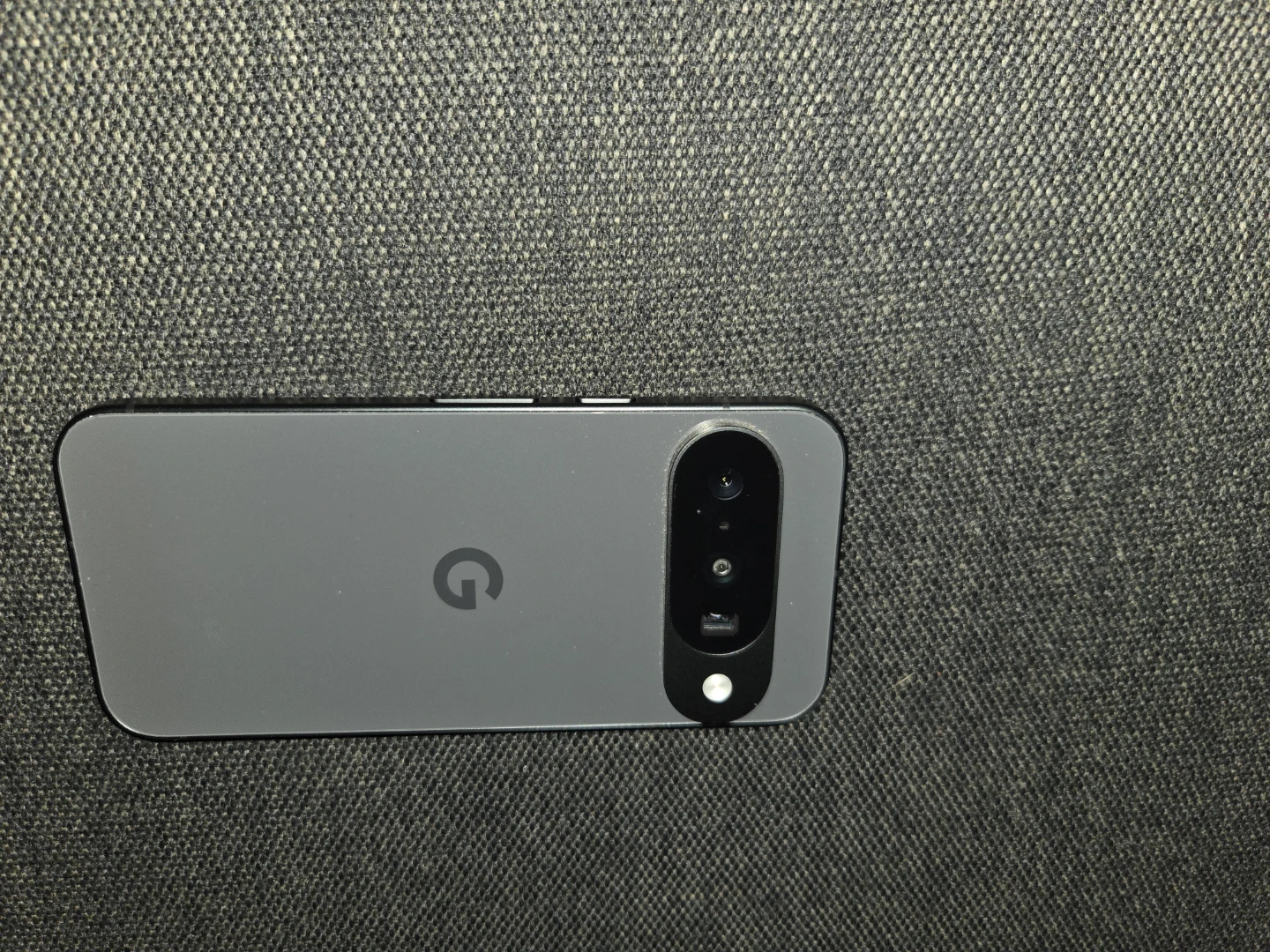 Pixel 10 128GB With Box, paperwork and cord