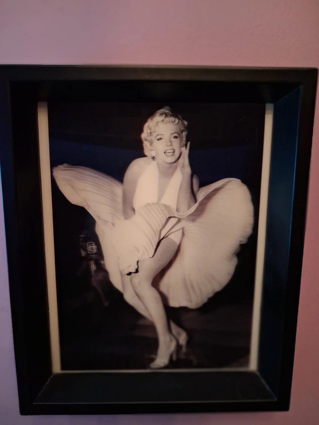 Marilyn Monroe Framed Photos (Set of 2) - photo 3