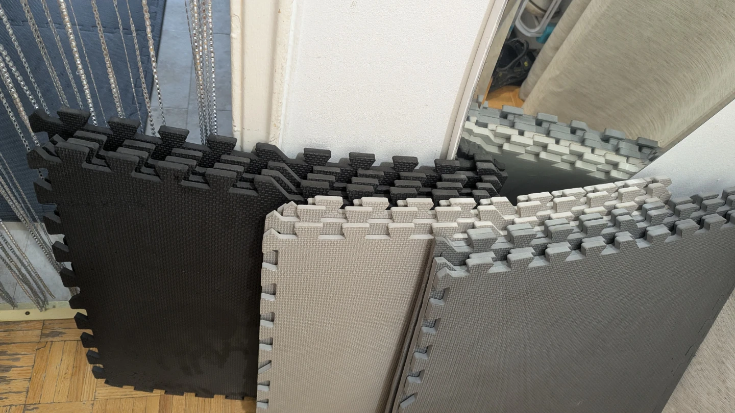 Used 24" Foam Floor Mat Tiles, Anti-Fatigue Gum Exercise 12-Pack