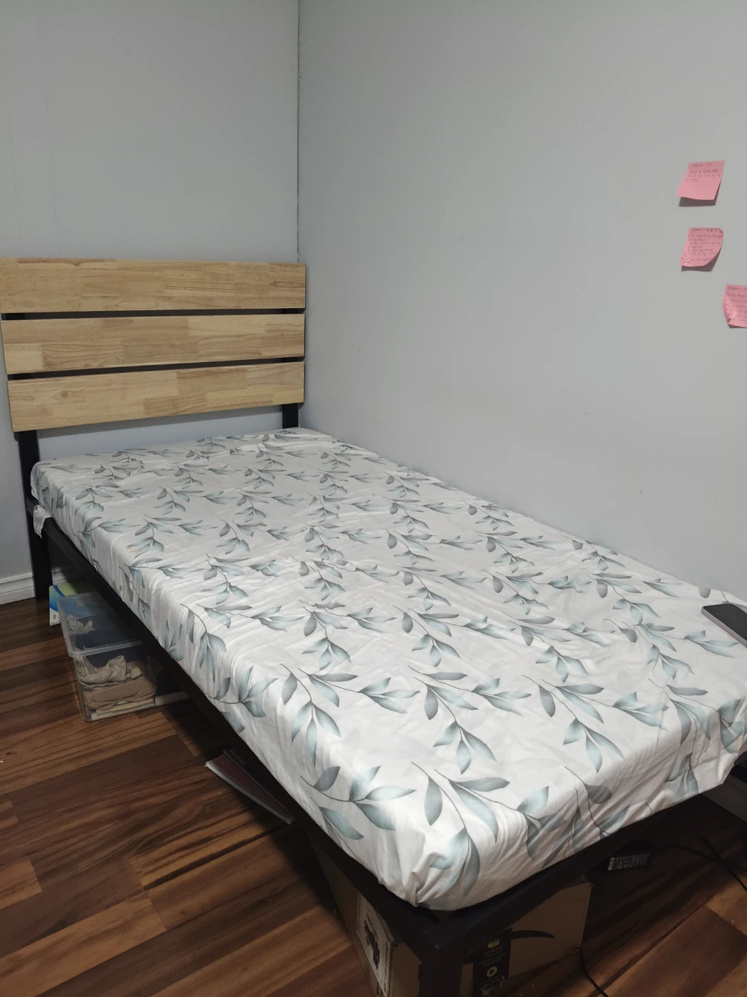 Twin bed frame - photo 2