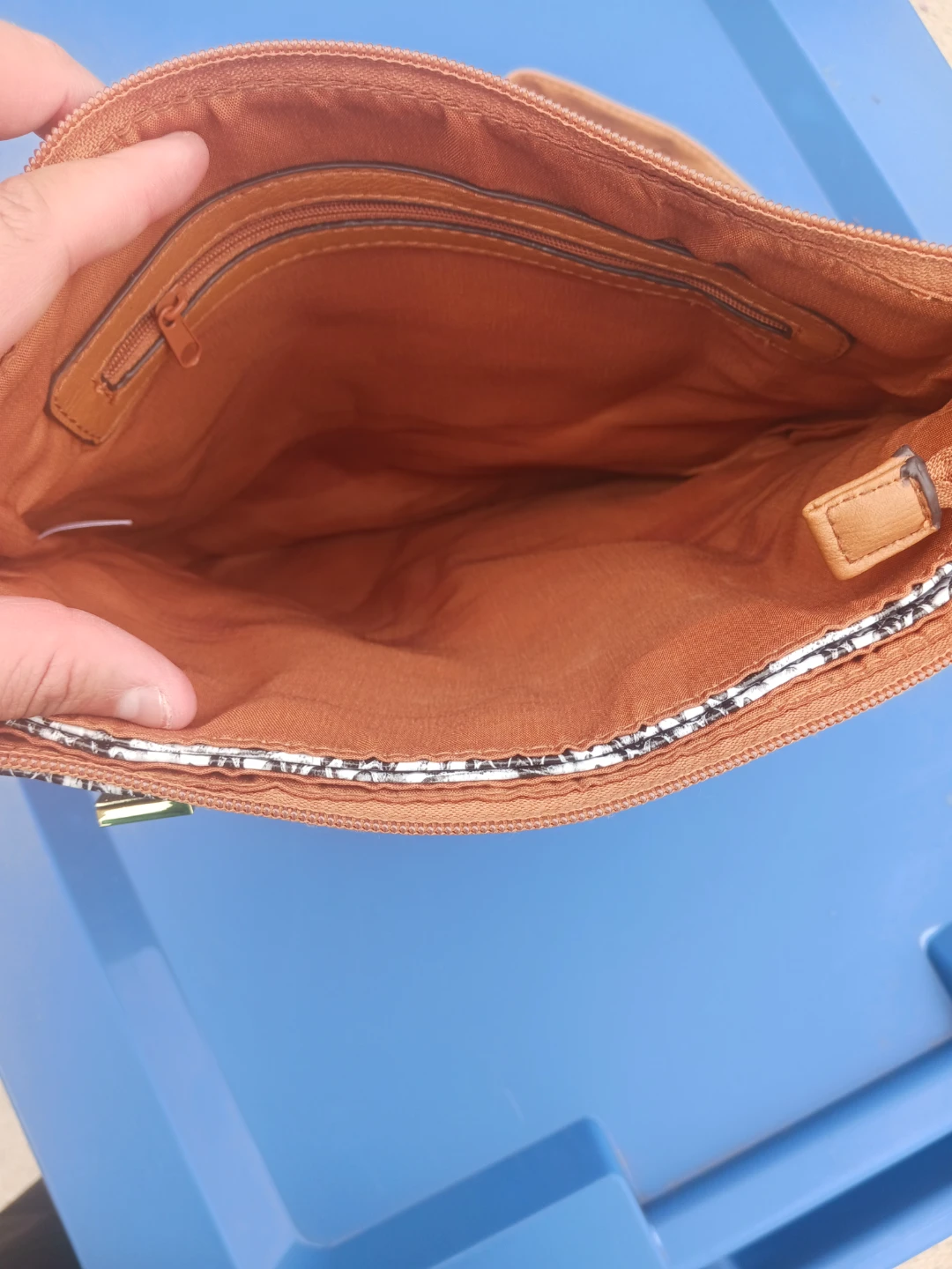 Jaclyn Smith Collection Crossbody Bag - photo 3