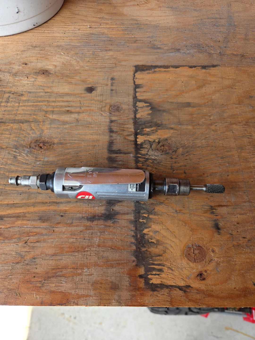 Pneumatic die grinder