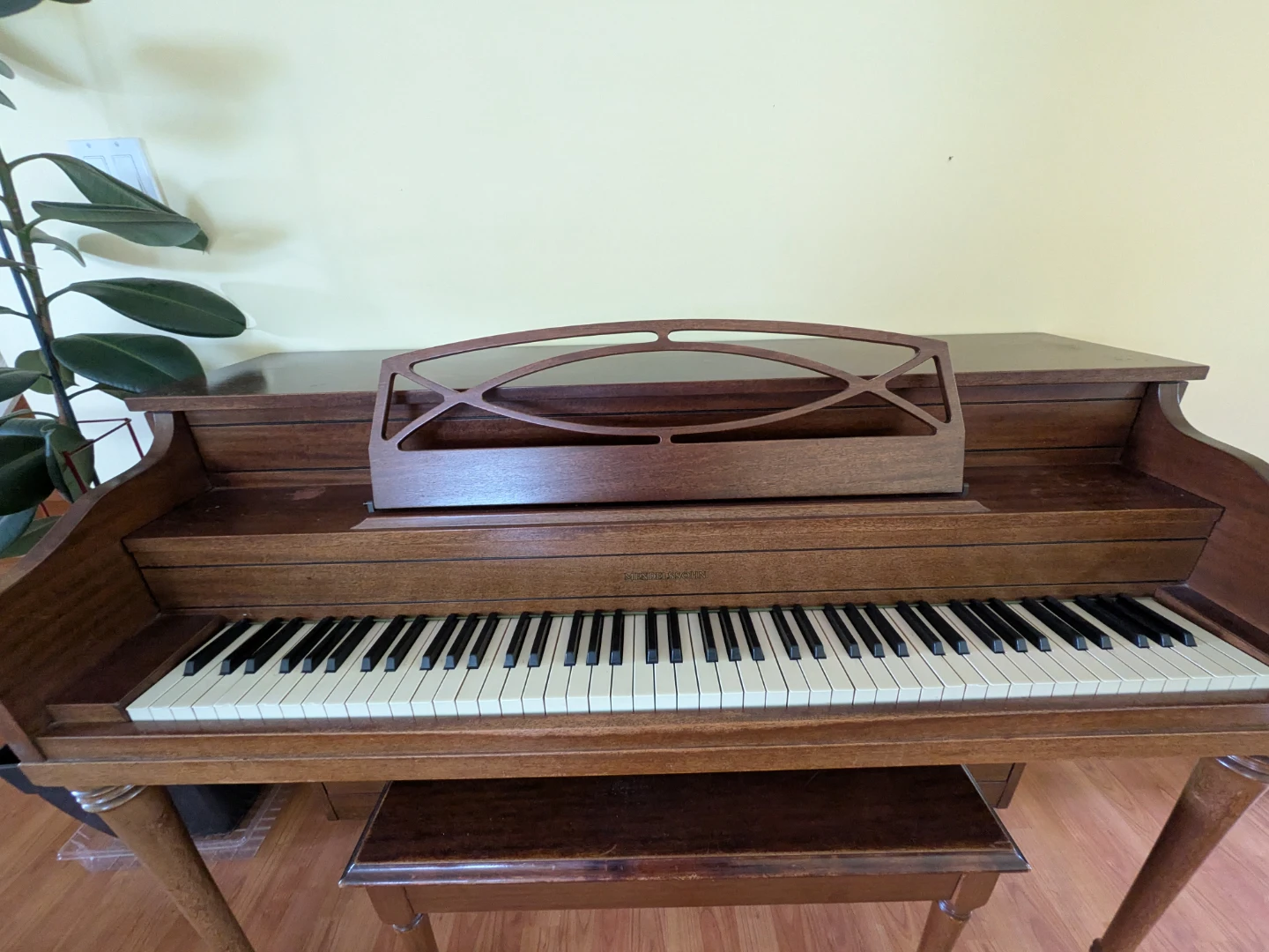 Wurlitzer Console Piano - photo 2