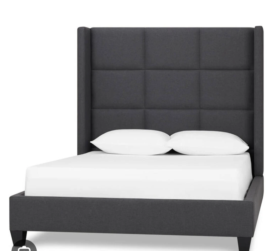 Urban Barn Queen Bed Frame – Great Condition