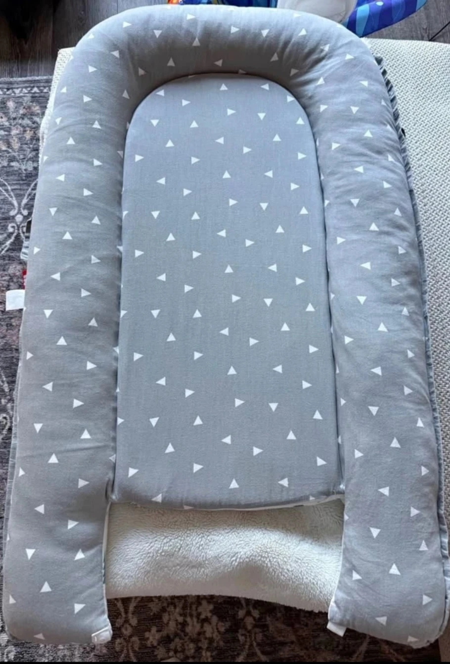 Baby lounger
