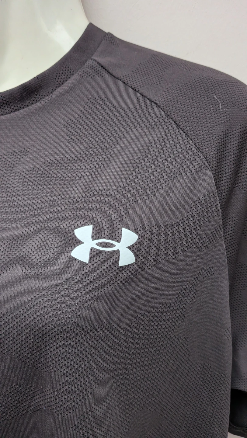 Under Armour Men's Charcoal T-Shirt sz MEDIUM - photo 2