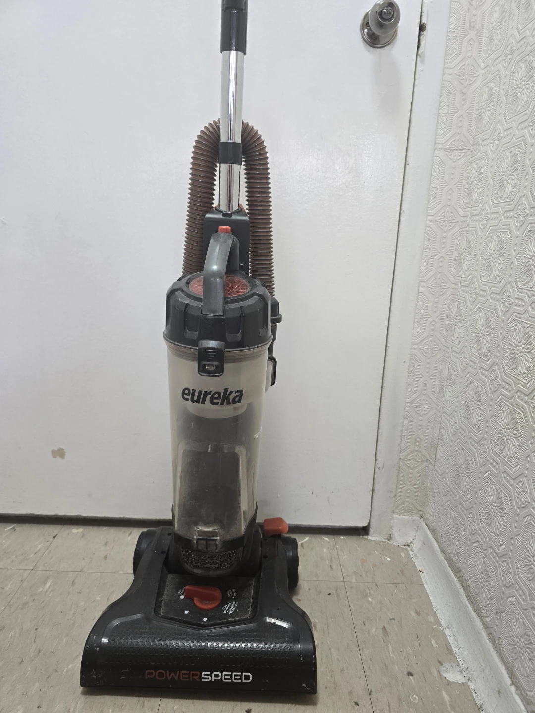 Eureka PowerSpeed Upright Vacuum Cleaner - photo 3