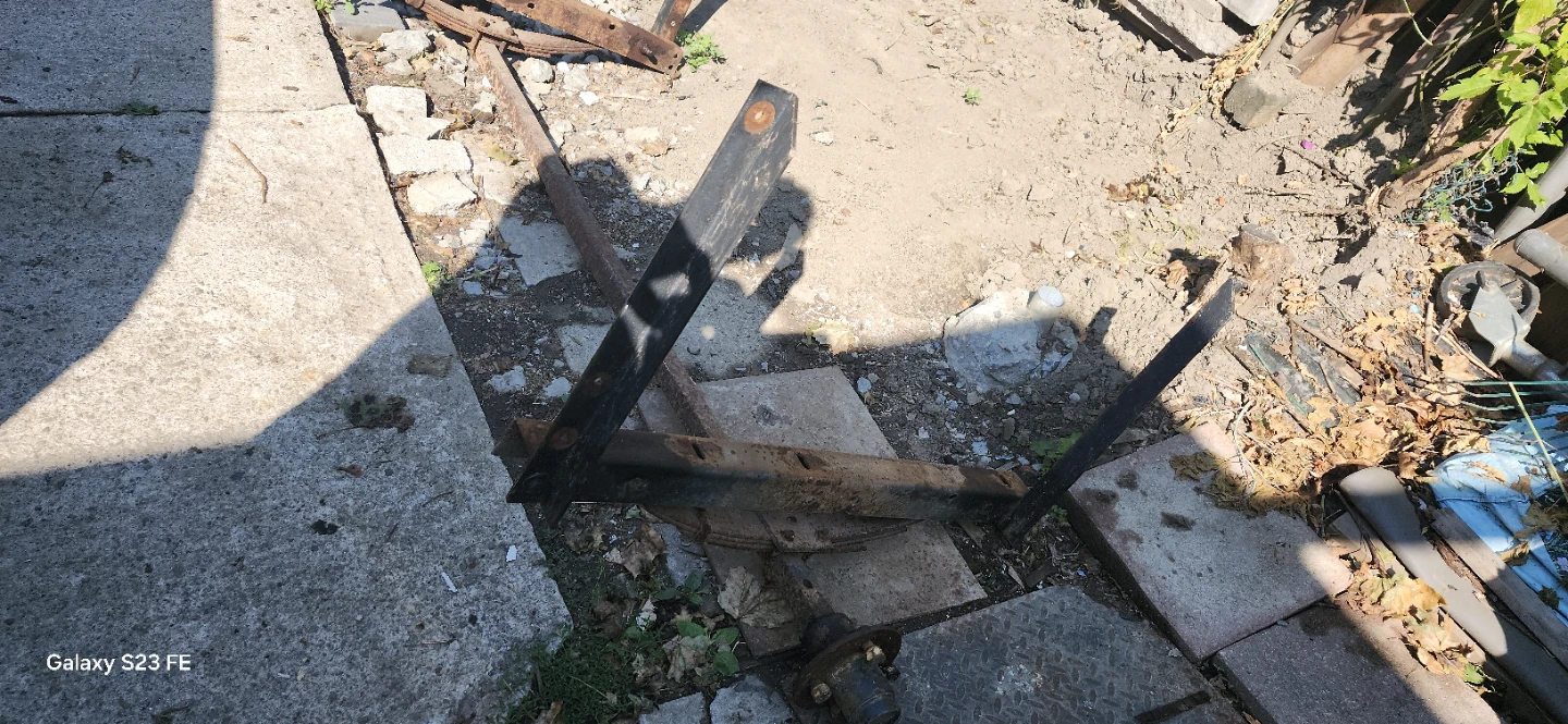 working condition Metal Trailer Frame with Axle hub leaf springs - photo 3