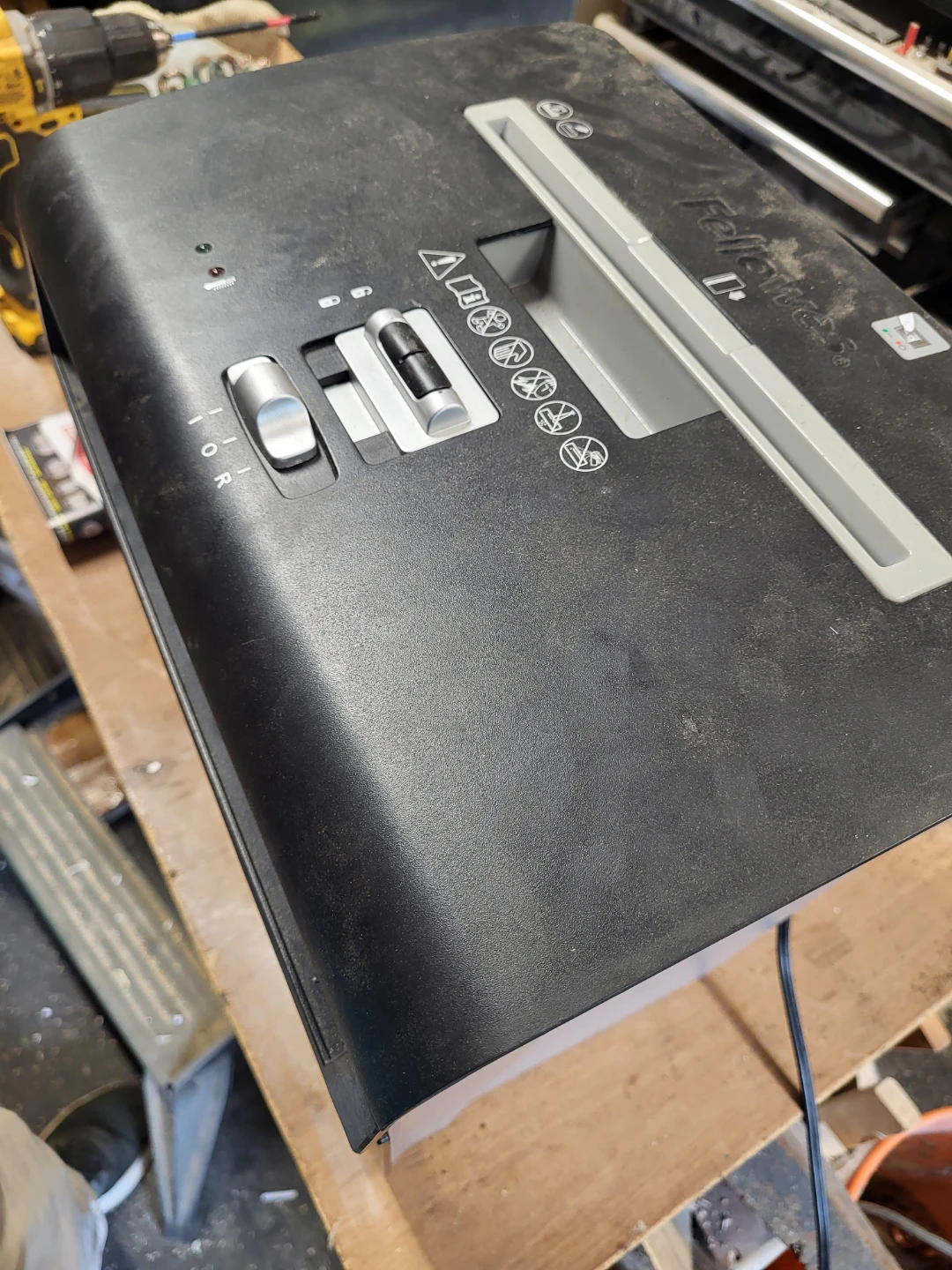 Fellowes P-45L Paper Shredder - photo 2