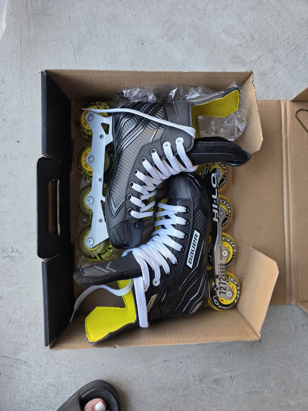 Bauer Dart Roller Hockey Skates Size 3.0