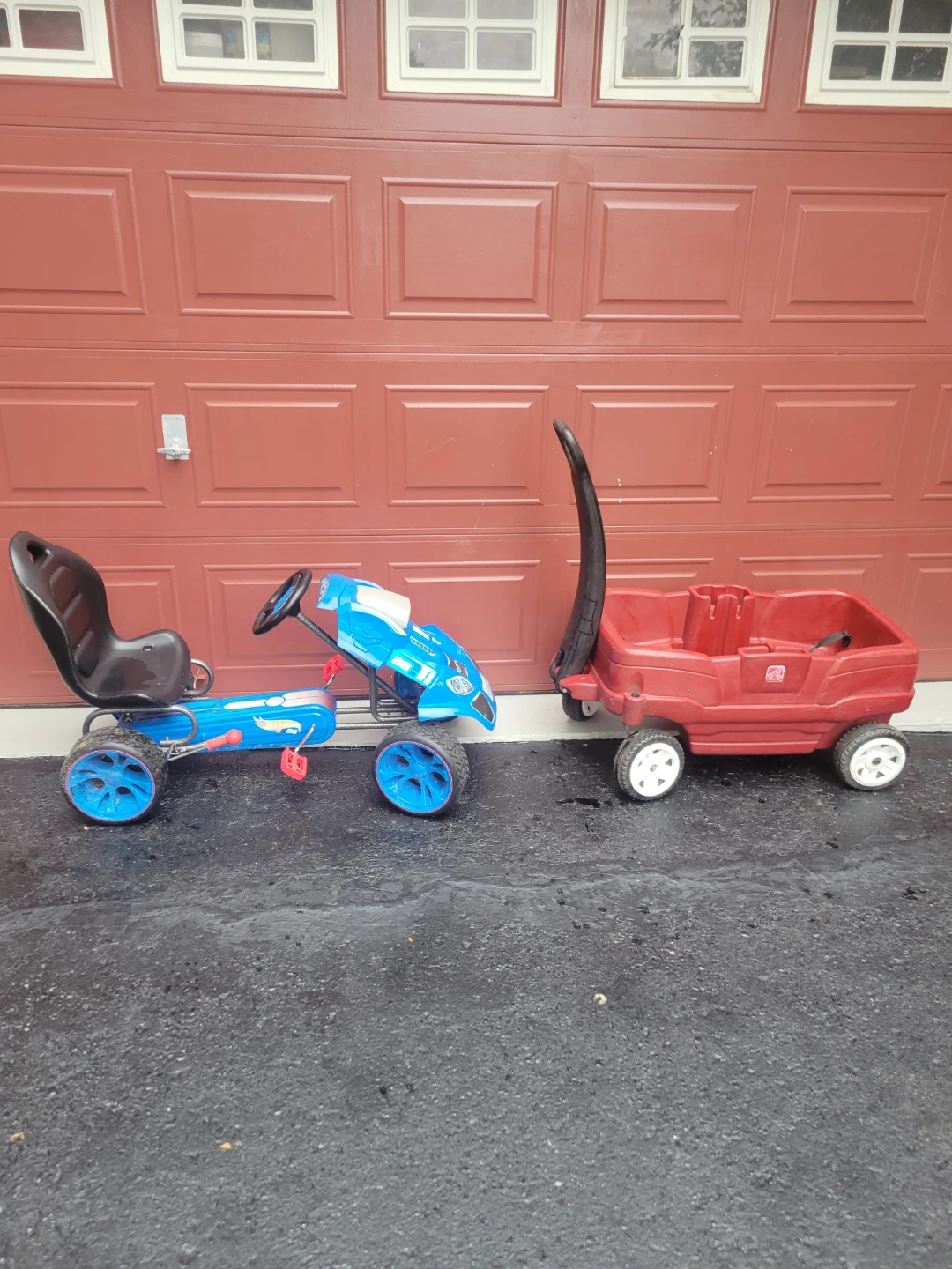 Hot Wheels Blue Ride-On Pedal Car with Red Wagon - photo 2