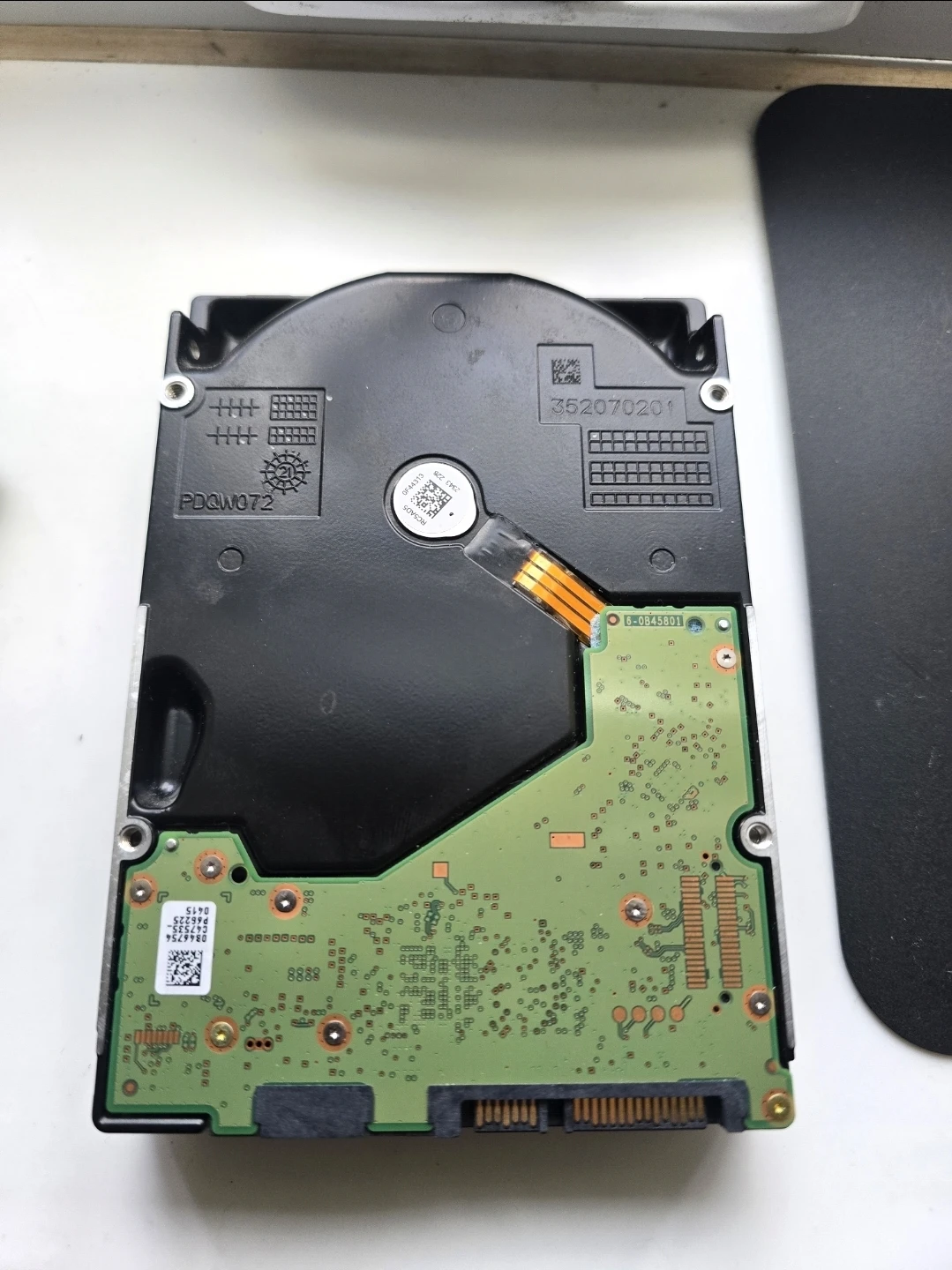 Western Digital 18TB 3.5" SATA HDD 7200RPM-WD180EDGZ - photo 2