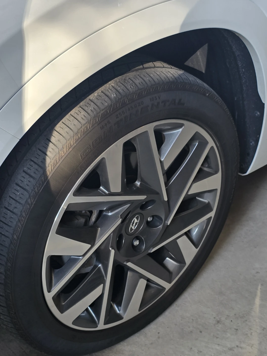 Continental 255/45R20 Tires