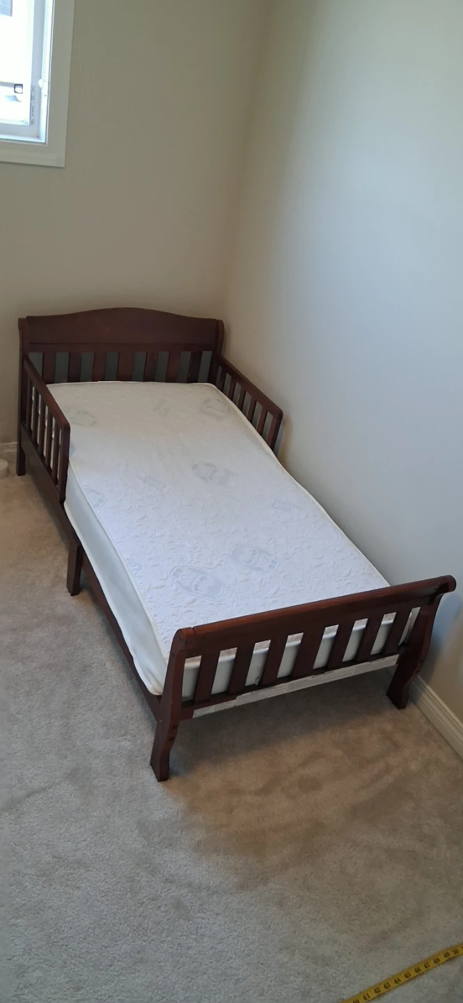 Wooden Toddler Bed with Mattress - photo 2