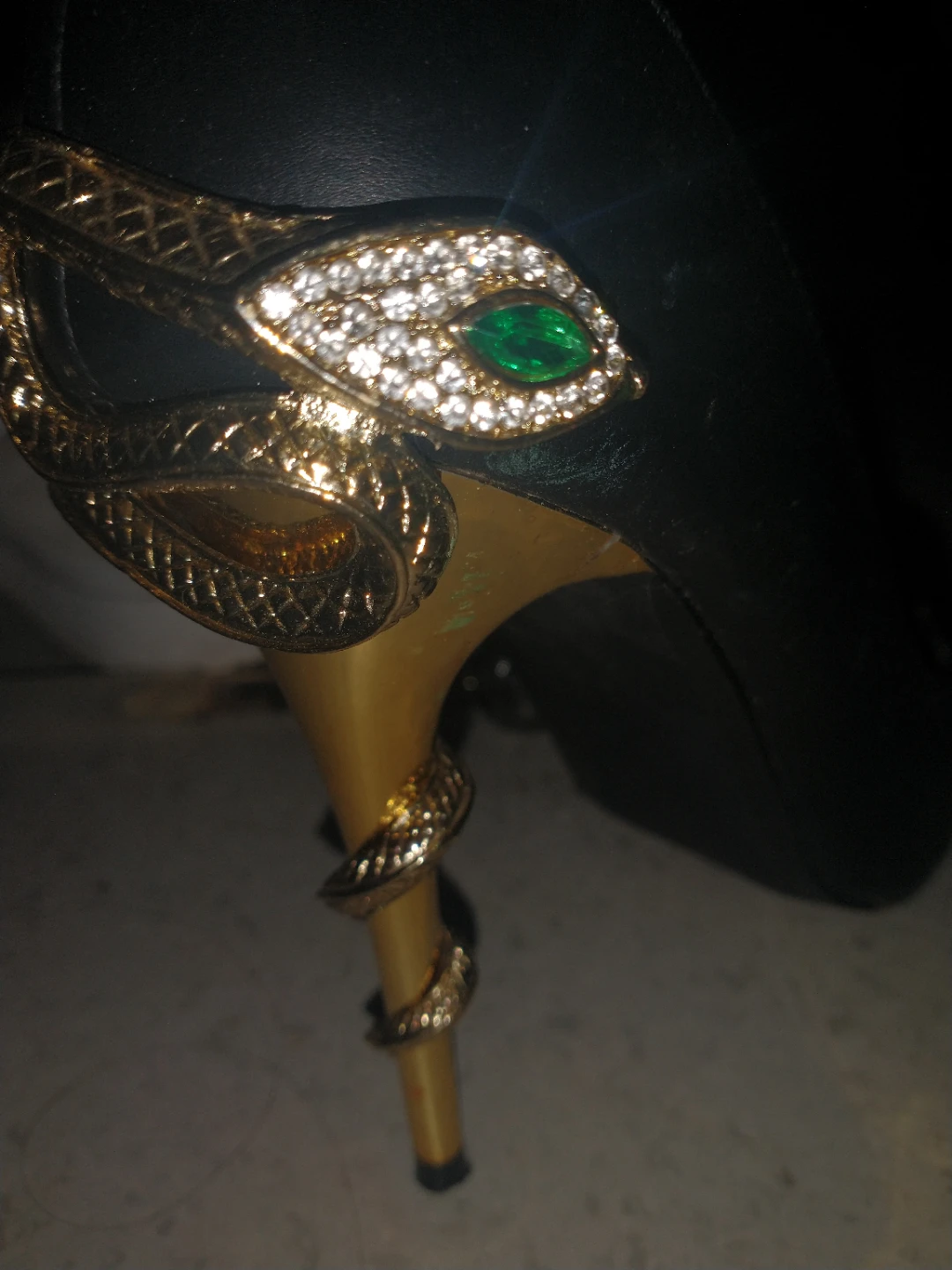 Shoedazzle Black Pointed Toe Heels with Snake Detail