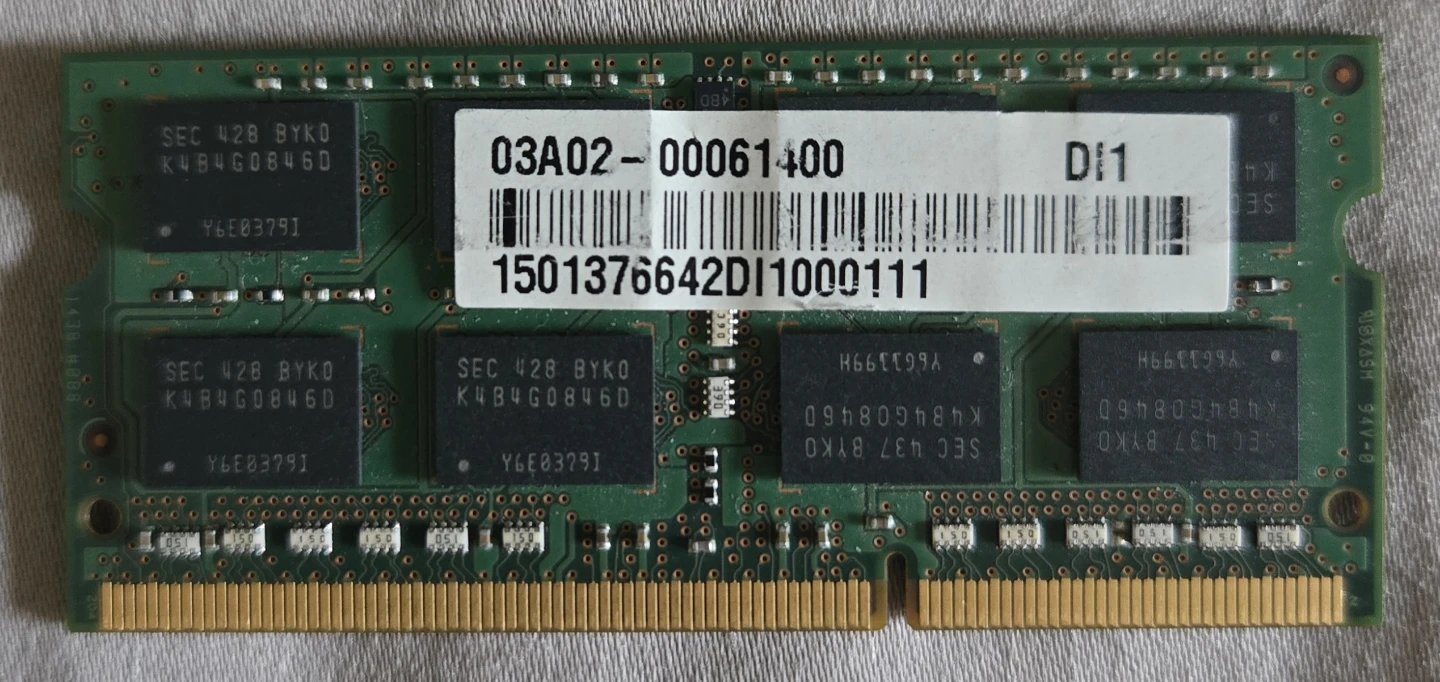 Samsung 8GB DDR3 laptop SODIMM RAM with 1600MHz speed. Like New! - photo 2
