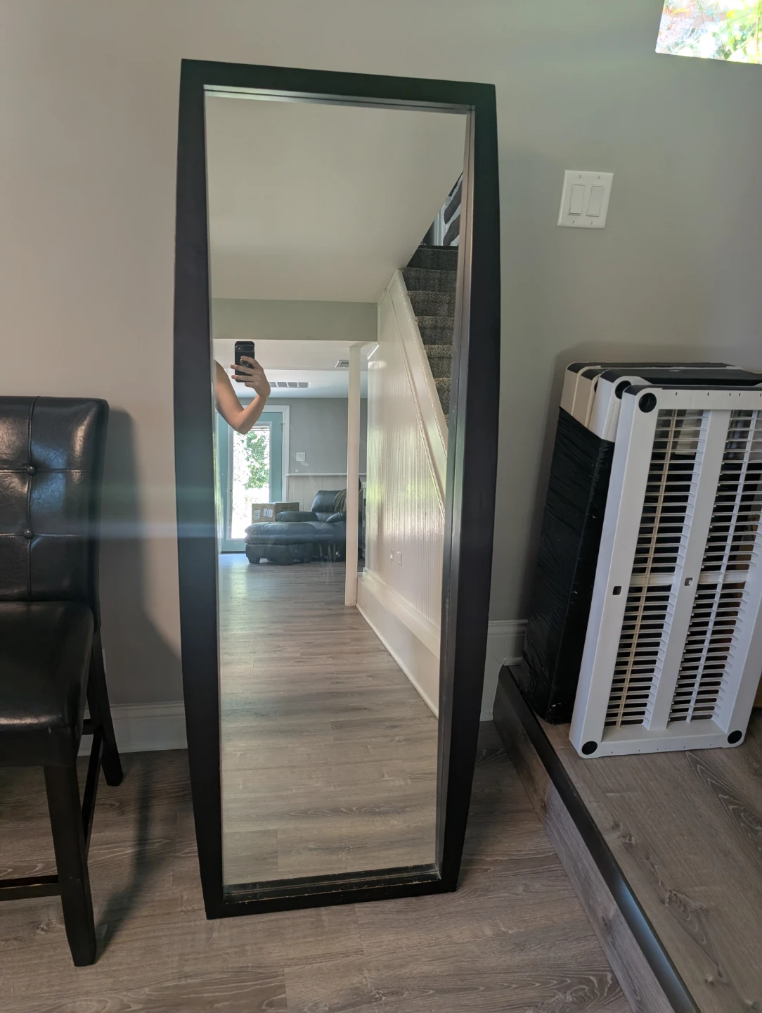 Standing mirror