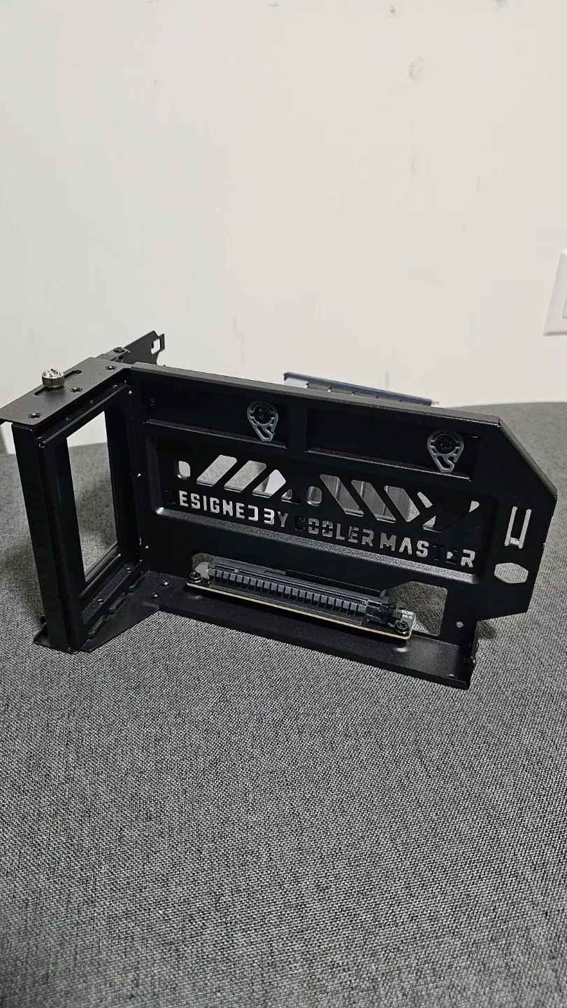 Cooler Master Vertical GPU Mount V3 (Black) w/ PCIe 4.0 Riser - photo 2