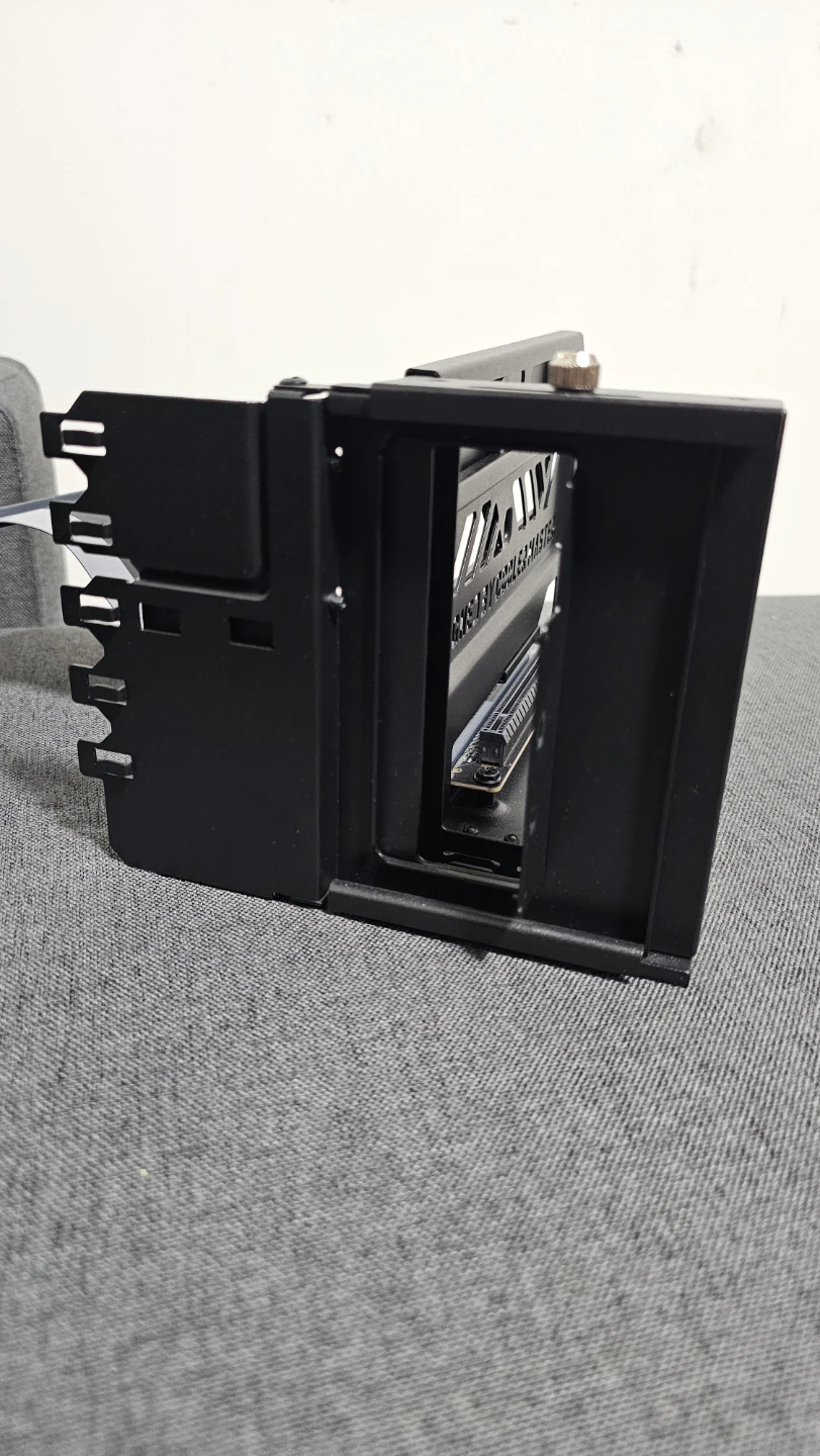 Cooler Master Vertical GPU Mount V3 (Black) w/ PCIe 4.0 Riser - photo 3