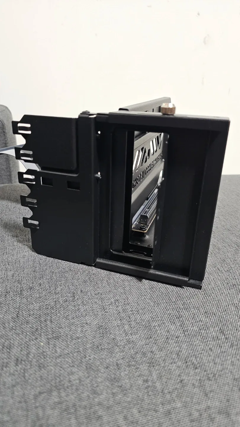 Cooler Master Vertical GPU Mount V3 (Black) w/ PCIe 4.0 Riser - photo 3
