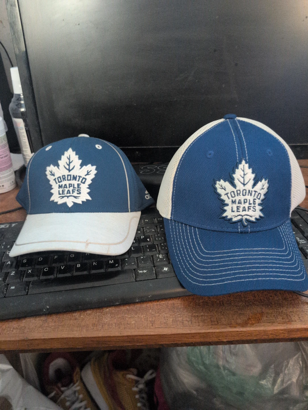 Toronto Maple Leafs Baseball Caps (2) NHL