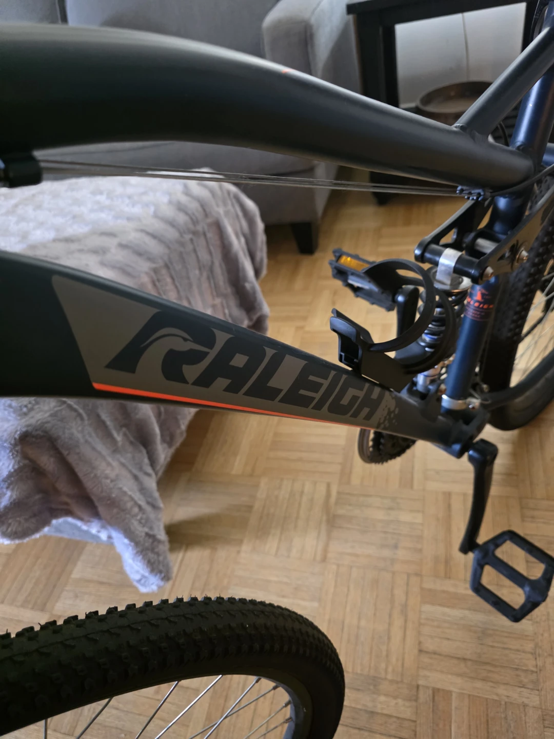 Womens Raleigh Mountain Bike Like New - photo 3