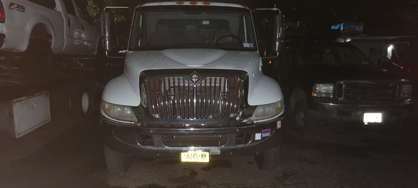 International Truck Vehicle & manual  Emissions - photo 2