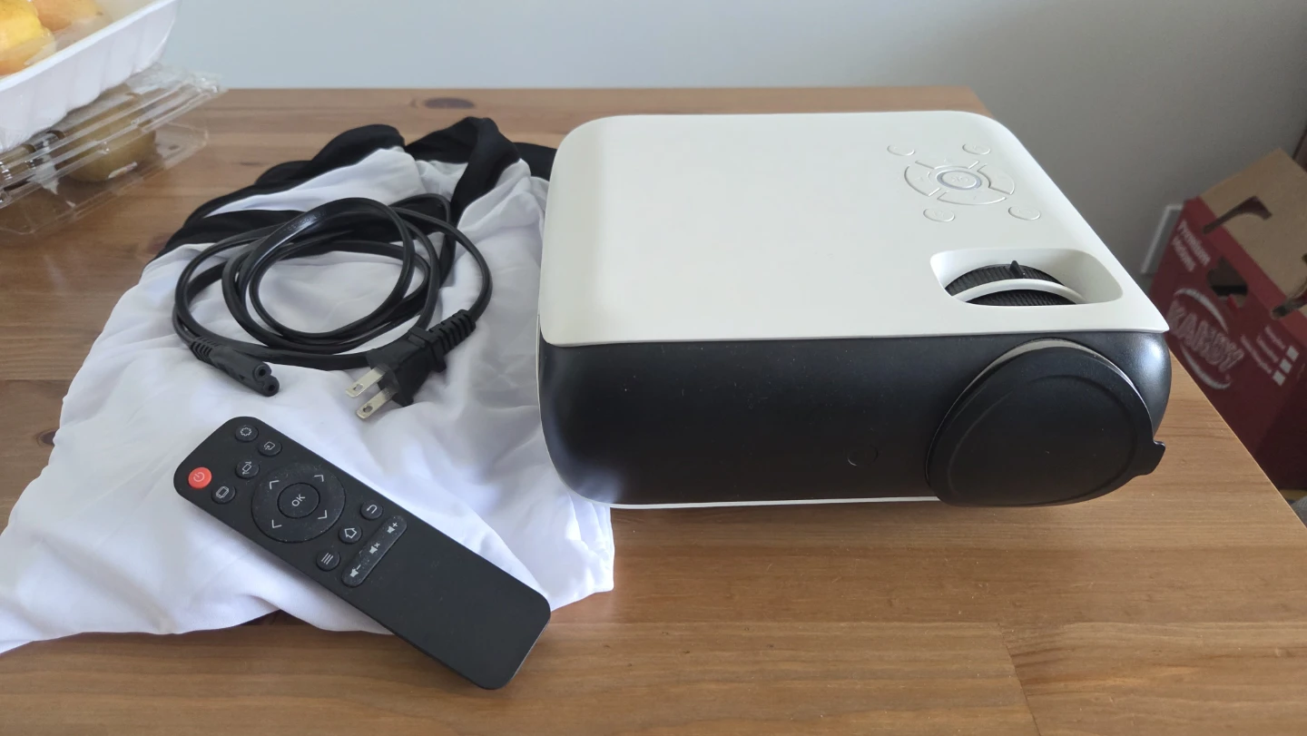 1080p LED projector - photo 2