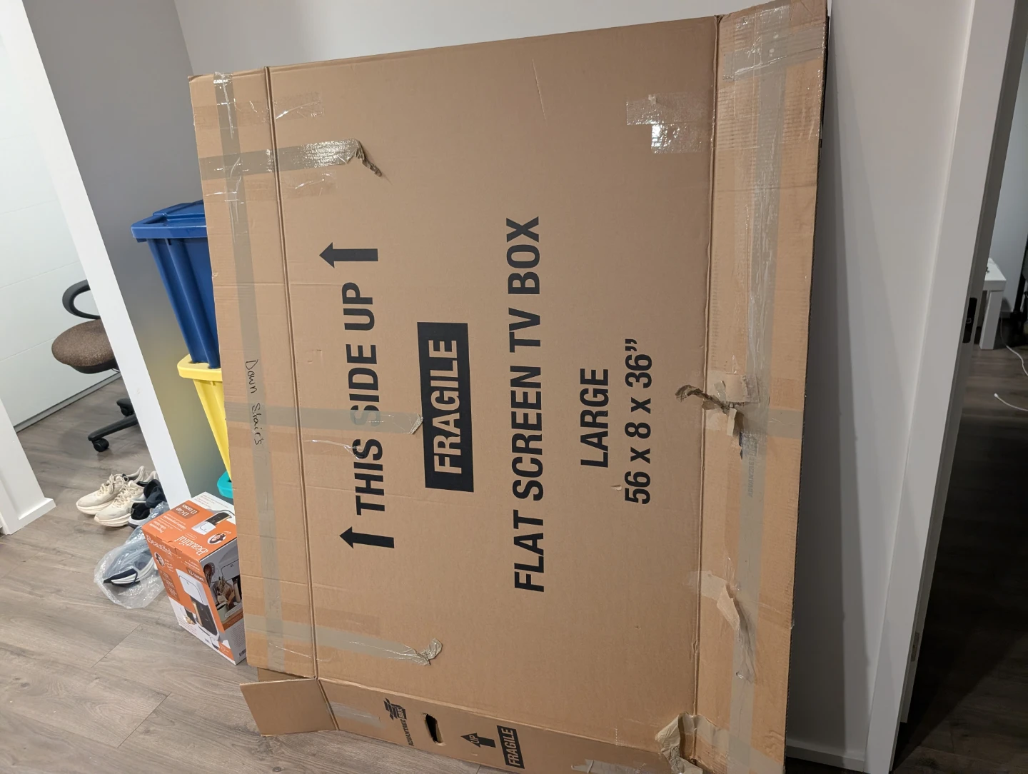Large Flat Screen TV Box 56x8x36"