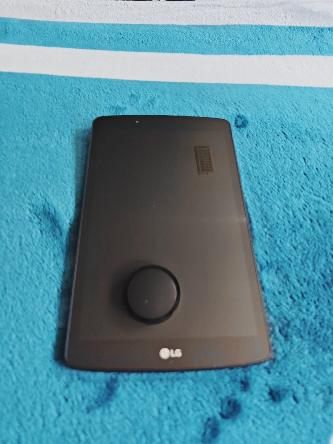 LG G Pad 8.0 with minor screen defects - photo 2