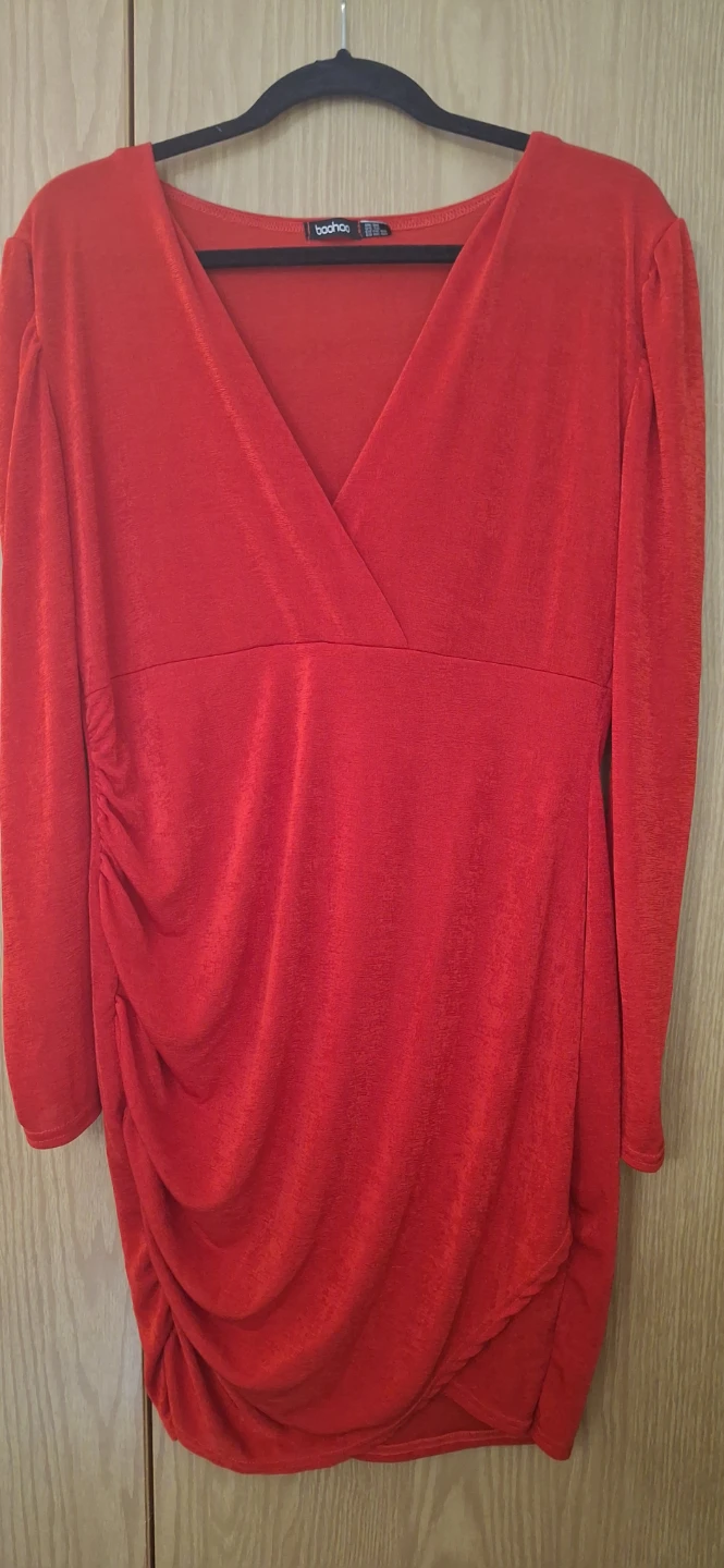 New dresses, never worn. - photo 3