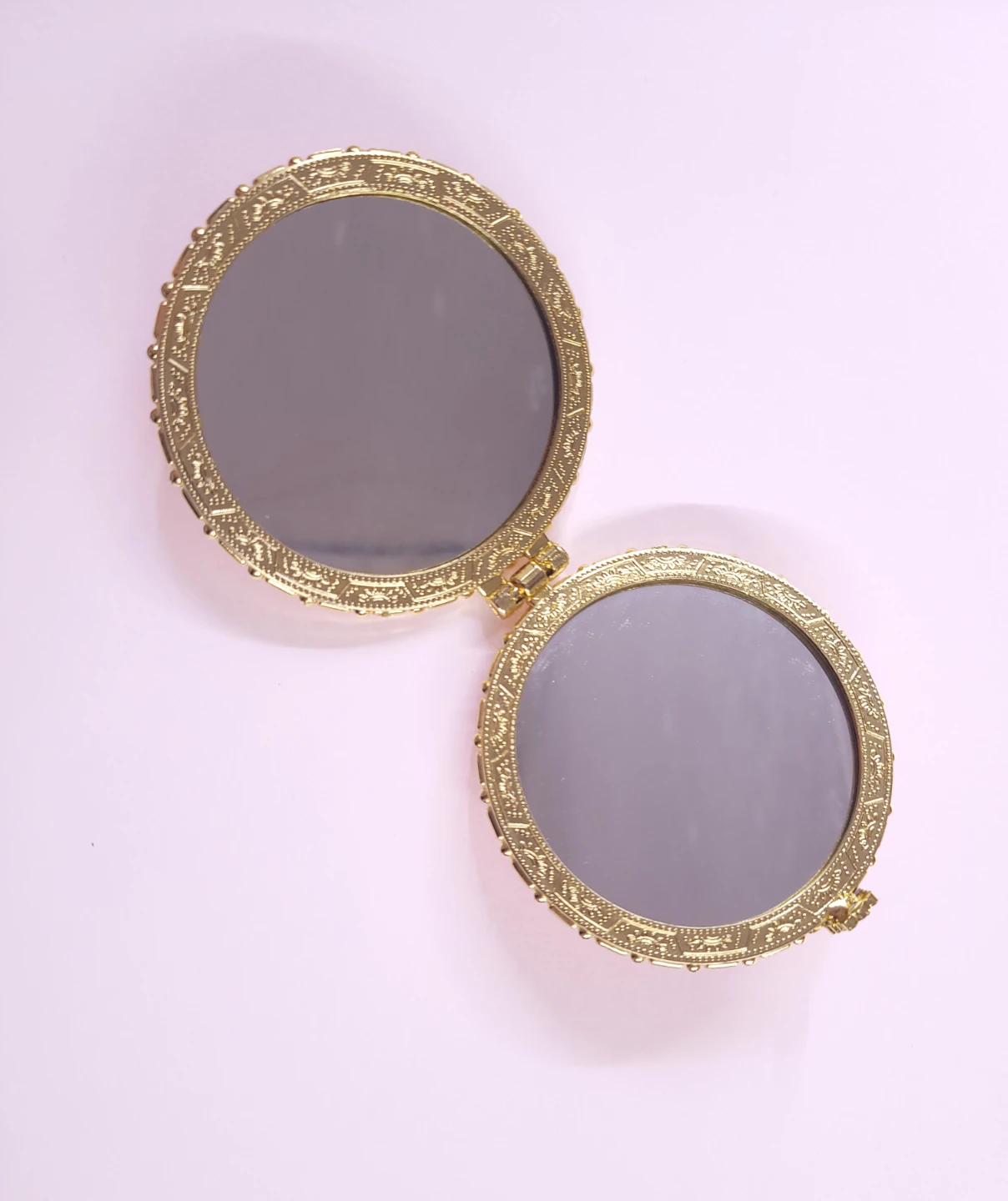 Embroidered Heart Compact Mirror - photo 4