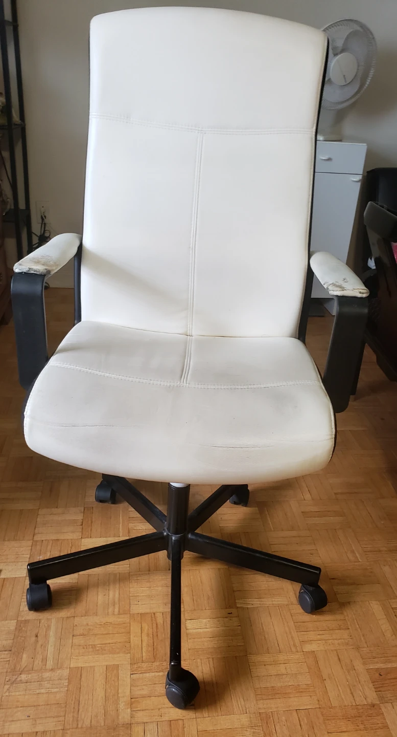 White computer Chair. - photo 2