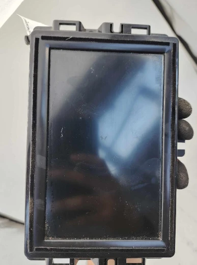 Stereo from a 2018 Jeep Cherokee, OEM - photo 2