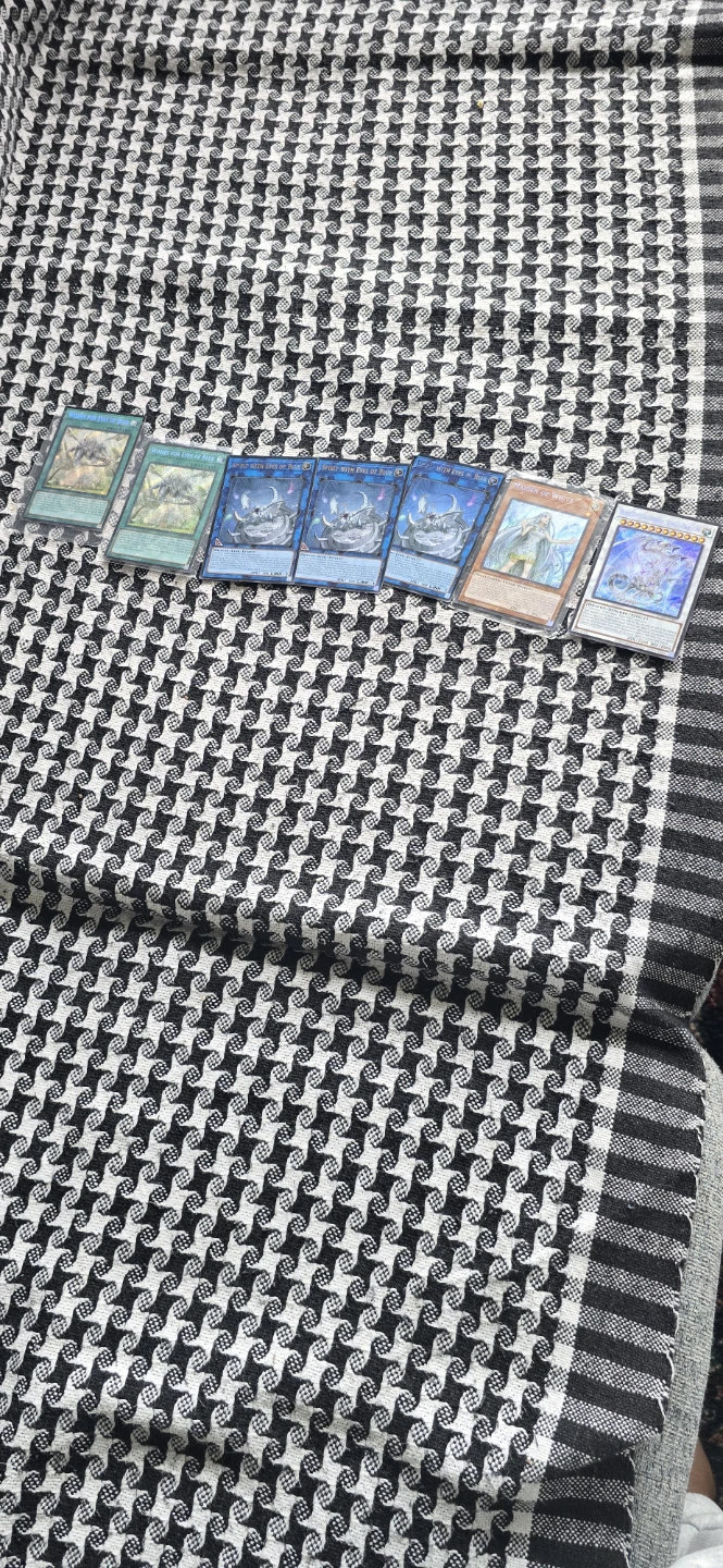 Yu-Gi-Oh! Selling Cards Lot