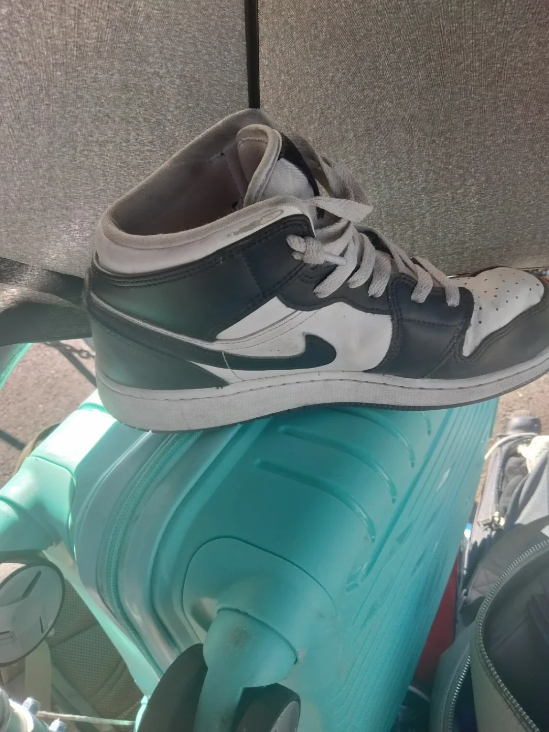 Air Jordan 1 Mid SE - photo 4
